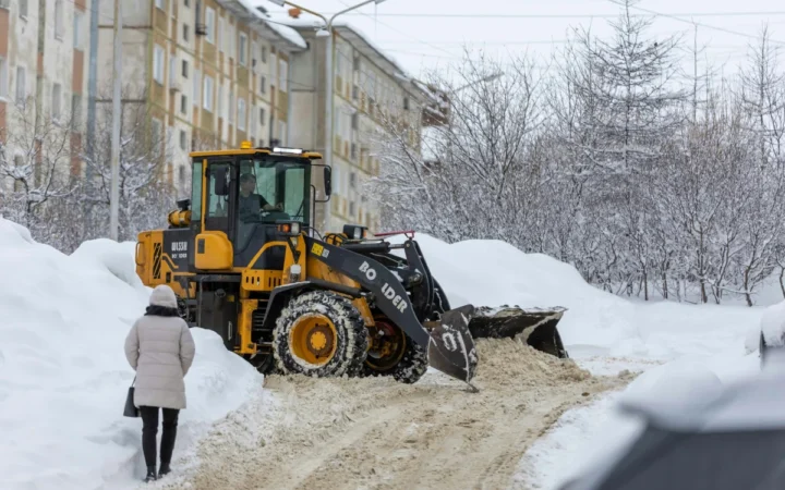 Drumuri Îngropate Sub Zăpadă: Coduri Galbene și Portocalii, Trafic Blocată în Olt și Alba