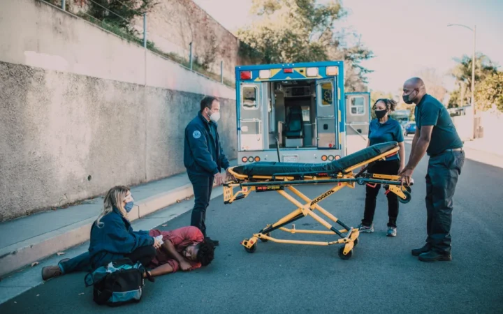 Primii pași esențiali în cazul unui accident rutier: cum acționezi corect și rapid ca martor