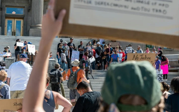 Muncitorii Liberty Galați protestează după trei luni fără salarii: „Vrem să muncim, nu să cerșim!”