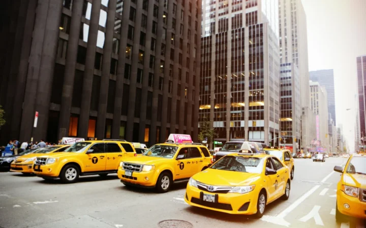 Cum o întâmplare reală între doi taximetriști beți a stat la baza emisiunii Taxi Driver