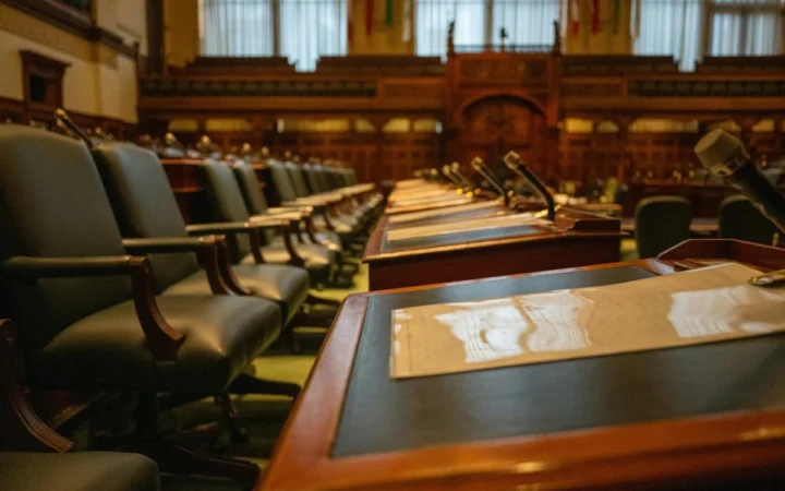 Maraton la Guvern: Bugetul pe 2026 și Reforma Justiției, sub lupa lui Ilie Bolojan