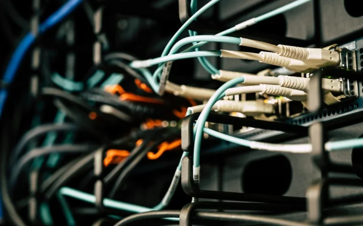 Conectivitatea Digitală: Punctul Vulnerabil care Poate Decide Securitatea Europei