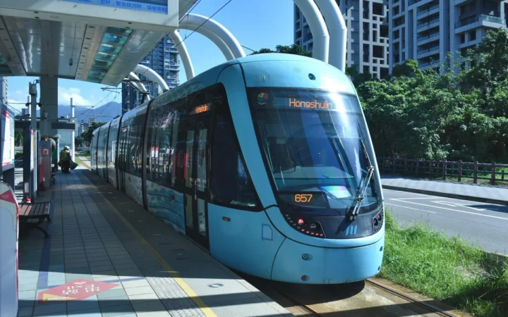 Oradea Sparge Gheața: Primul Tram-Tren din România Primește 270 de Milioane de Euro Finanțare Europeană