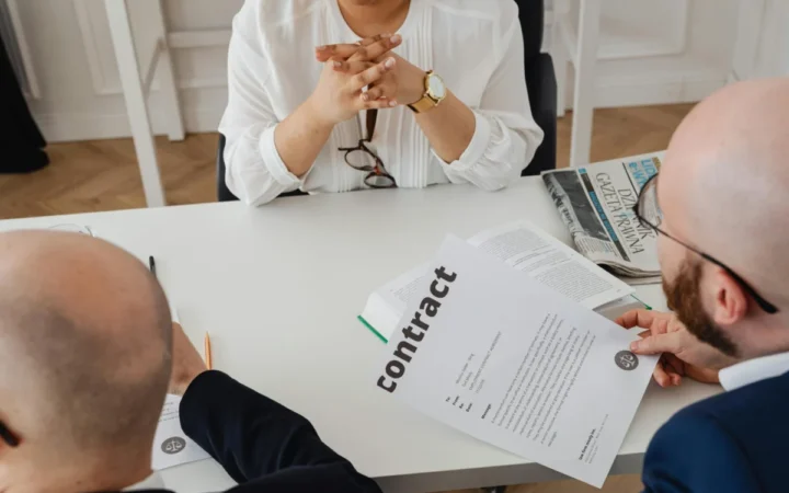 Statul oferă 2.250 lei/lună angajatorilor care angajează persoane vulnerabile: cine beneficiază și cum poți primi subvenția
