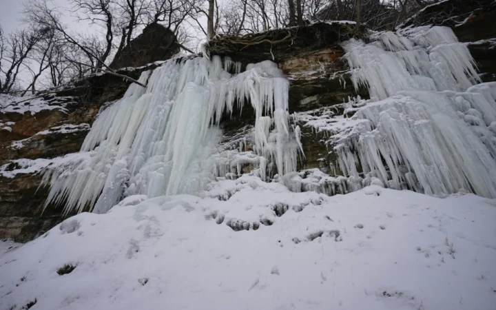 Everestul, scena unei escrocherii șocante cu elicoptere: alpiniști păcăliți cu bicarbonat de sodiu!