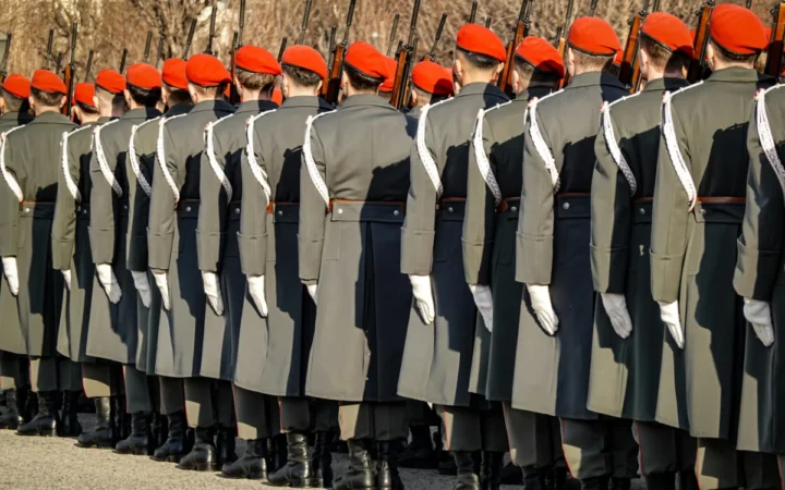Peter Magyar dă asigurări la Berlin: „Ungaria nu trimite trupe sau arme în Ucraina!”