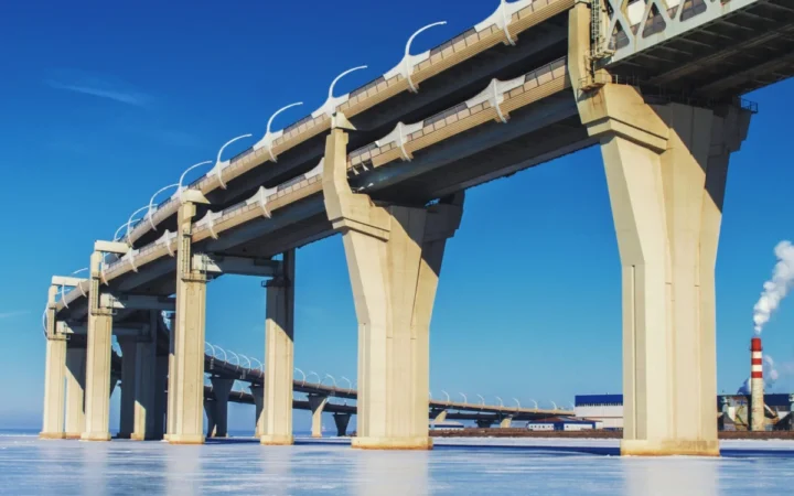 Ucraina Lovește Puternic: Cum Atacurile Asupra Infrastructurii Ruse Ar Putea Schimba Războiul