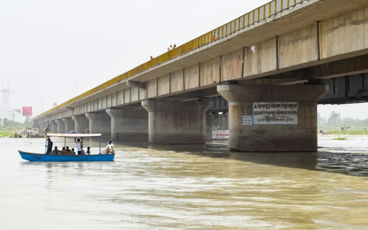 Incident naval la Galați: Navă sub pavilion Panama lovește ponton de pasageri imediat după debarcare
