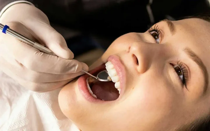 Fațete ceramice în Botoșani: CEREC, o vizită vs. săptămâni de așteptare