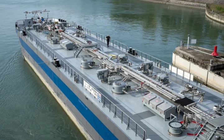 Două petroliere cu țiței saudit evită Marea Roșie din cauza amenințărilor houthi: Rutele energetice mondiale, în pericol