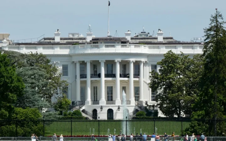 Criză la Casa Albă: Moonshot AI, gigantul chinez, acuzat că a folosit tehnologie americană