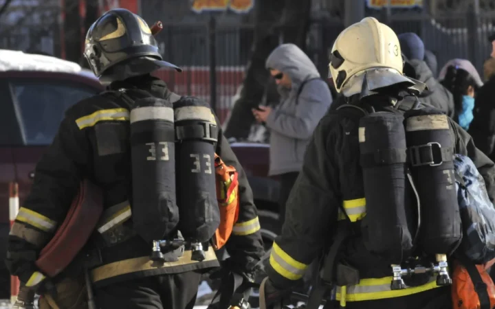 Misiunea Pompierilor Români din Franța se Prelungește: Salvatorii Vor Lupta cu Incendiile Încă Două Săptămâni