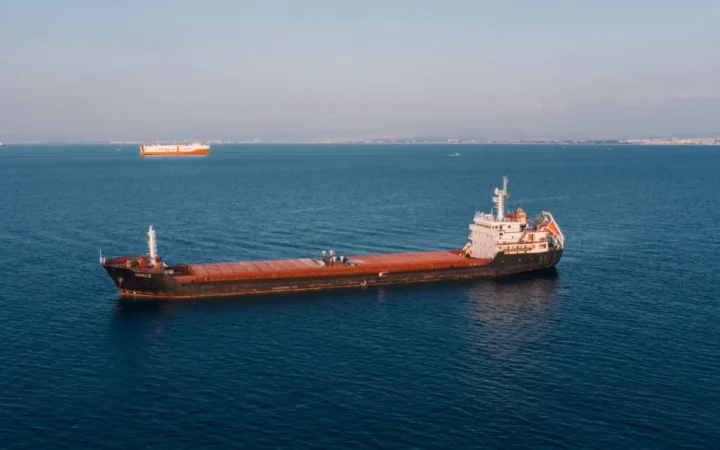 Navele evită porturile ucrainene din cauza intensificării atacurilor rusești în Marea Neagră