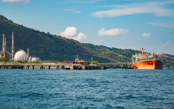Kazahstanul reia exporturile de țiței prin Consorțiul Conductei Caspice: activitatea se reînnoiește în portul Novorossiisk