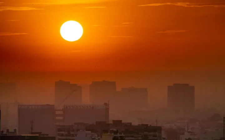 Val de căldură extremă în toată România: Cod roșu de caniculă și temperaturi de 41°C la umbră!