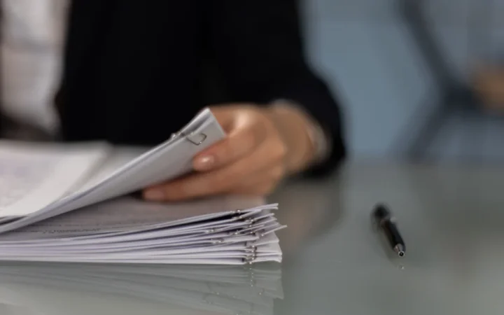 Concursul de la Institutul Național al Patrimoniului, Blocaj Surpriză: Decizia Ministrului Culturii, Suspendată de Justiție!